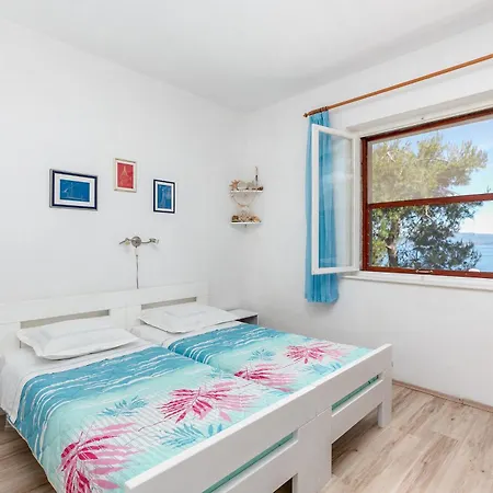 Semesterbostad Holiday Home Fabrice 8692