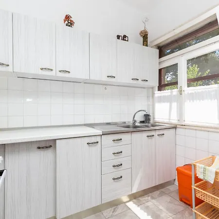 Holiday Home Fabrice 8692 Semesterbostad *
